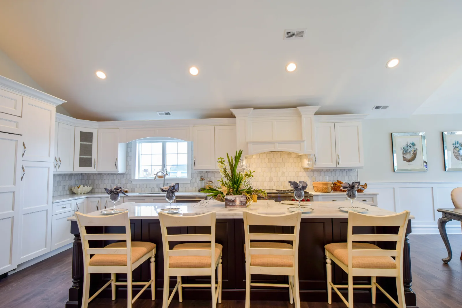Kitchen island with dining seating for six