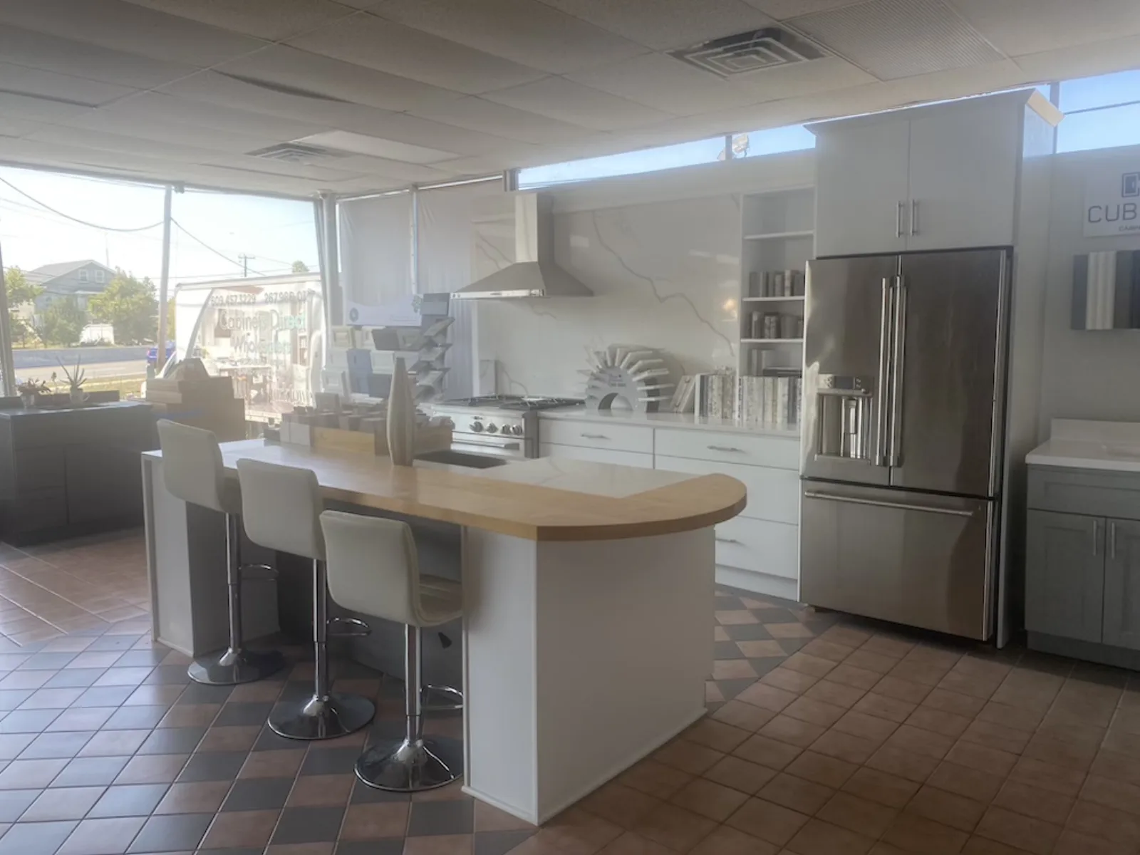 Showroom island display with counter seating